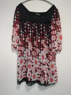 セシルマクビー　チュニック　黒✕赤　サイズ9