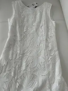 【新品未使用】グレースコンチネンタル•リーフ柄ワンピース