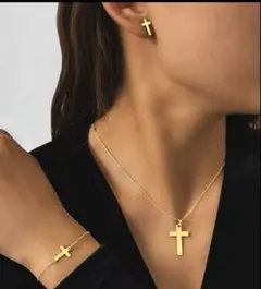 おすす サージカルステンレス 3セット★クロス ネックレスとピアスとブレスレット