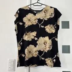 美品　charmante 花柄トップス　花柄ノースリーブトップス　ノースリーブ