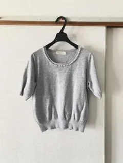 Debut de Fiore ビジュー付き半袖ニット　グレー　デビュードフィオレのサムネイル