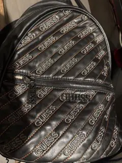 GUESS リュック ブラック ロゴ入りのサムネイル