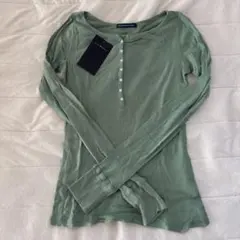 Brandy Melville ヘンリーネック 長袖 トップス