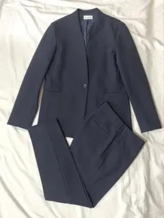 プラステ　22年　ウォームリザーブ　カラーレスジャケット　パンツスーツ　ネイビー