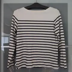白とネイビーのストライプ長袖カットソー