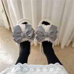 新品！秋冬新作！可愛いグレーリボン付きルームシューズ。(サイズ:M)