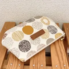 【M】ふっくらポーチ　北欧サークル　コスメポーチ　サニタリーケース　お薬入れ