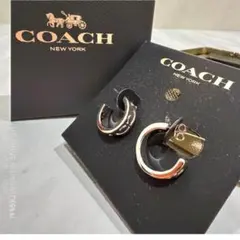 COACH】シグネチャー パッドロック&キー ミスマッチ ピアス ゴールド