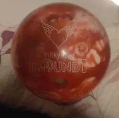 milky ROUNDIT ボウリングボール 赤白のサムネイル