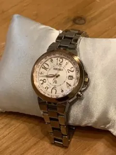 美品SEIKO LUKIAソーラー電波腕時計