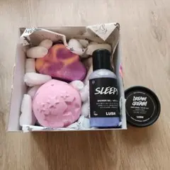 LUSH メリークリスマスエブリワン 550g ボディソープ シャワージェル