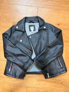 baby GAP ブラック　ライダースジャケット 5歳用のサムネイル