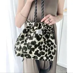 最終価格　クラシカルエルフ　２wayキルティング巾着ショルダーバック　レオパート