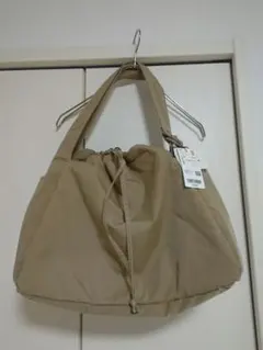UNIQLO　ソフトパフィショルダーバッグのサムネイル