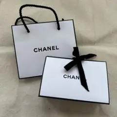 CHANEL シャネル　紙袋と箱のセット　ショッパー　ラッピング用