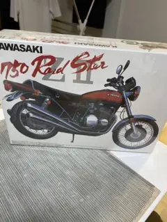 Kawasaki Z400FX ミニチュアモデル レッドバロン - メルカリ