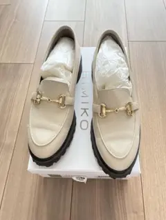 HIMIKO アイボリー　ローファー 厚底　22.5