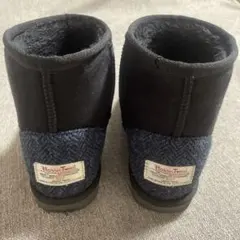 美品ムートン調ボアブーツ　スエード調黒地に後紺ツイード23cm