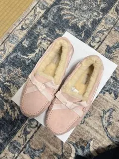 ニ*ん様 GUCCI GGエンボス イヤーマフ ホワイト✨レア品✨ - メルカリ
