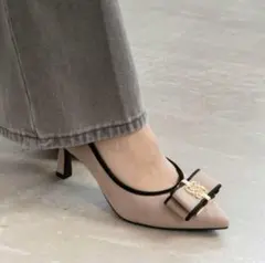 BEIGE 22.5走れる美脚パンプスモノグラムパーツリボンフィットパンプスのサムネイル