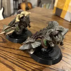 モンスターハンターフィギュア　ドボルベルク　ドボルベルク亜種　二体セット