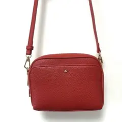 レッド　コンパクトショルダーバッグ