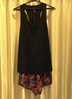 アディダス オリジナルショートパンツ とH&Mタンクトップはおまけ付き