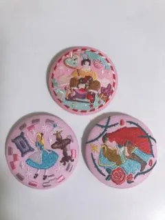 Disney Characters 刺繍缶バッジ ディズニー 3つセット