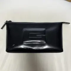 GUCCI ブラック　エナメル　レザーポーチのサムネイル