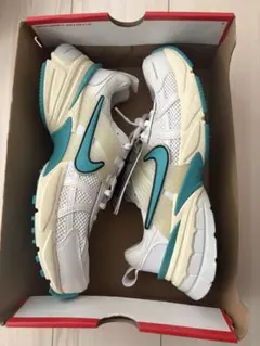 ナイキ　スニーカー　V2K RUN