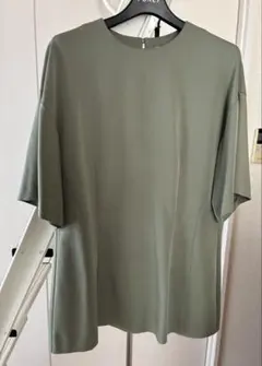 お値下げ❣️ADOREアドーア カットソー✨のサムネイル