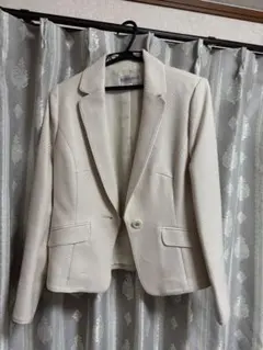 オフホワイト ベージュ テーラードジャケット