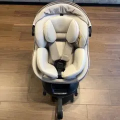 コンビ　クルムーヴ ISOFIX エッグショック 　チャイルドシート