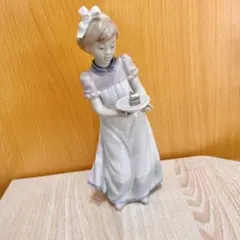 【LLADRÓ リヤドロ 少女 フィギュリン ケーキ 陶器人形】のサムネイル