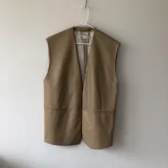 ZARA ベージュ ノーカラーベスト　オーバーサイズレザーベスト