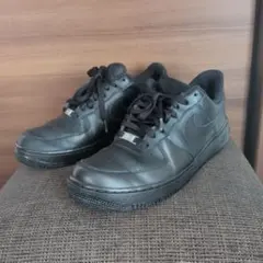 NIKE エアフォース1 ロー トリプルブラック 28cm 315122-001のサムネイル