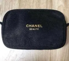 CHANEL 2020年クリスマスホリデー限定ポーチ ノベルティのサムネイル