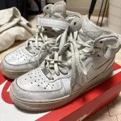 Nike ホワイト ハイカットスニーカー