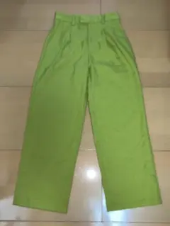 【訳あり爆安】ユニクロ カラーパンツ ストレート グリーン S 鮮やか 映え