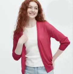新品未使用　ユニクロ　UNIQLO赤ライトVネック カーディガン Mサイズ