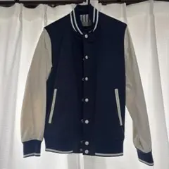 ネイビーとホワイトのスタジャン