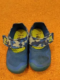 ニューバランスNB 13センチ サンダル 青