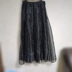 黒いフレアロングスカート