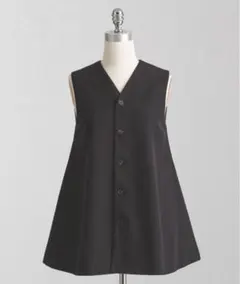 LOEFF ロエフ ベスト ユナイテッドアローズ 黒　ブラック Vest | OUTERWEAR | ロエフ | WOMEN | 2022年秋冬コレクション