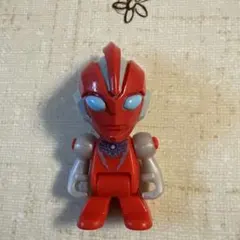びっくらたまご　ウルトラマンオメガ 首、両手、両足が動く！「ウルトラヒーローズ」のびっくらたまごが登場