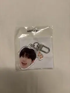 ジュンギュ JUNKYU 顔アクキー 楽 TREASURE トレジャー