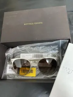 『Bottega Veneta』サングラス シルバー ブラウンレンズのサムネイル