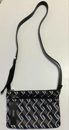 ★フルラ　テクニカルクロスボディ　ポーチ　バッグ　FURLAのサムネイル