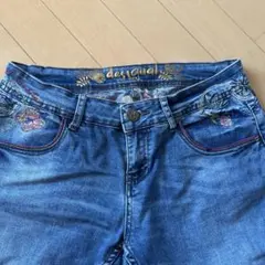 desigual 刺繍デザイン スリムフィットジーンズ 28のサムネイル