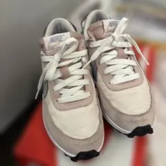 NIKE スニーカー ベージュ/ホワイト 1972